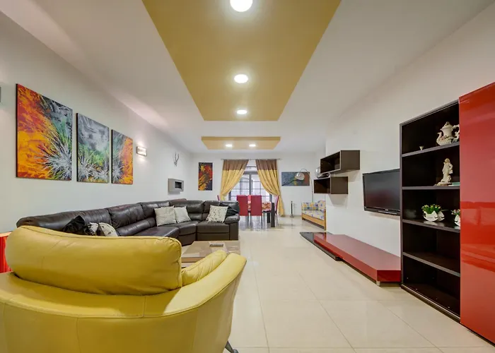 New!!! Luxury Belmonte Heights